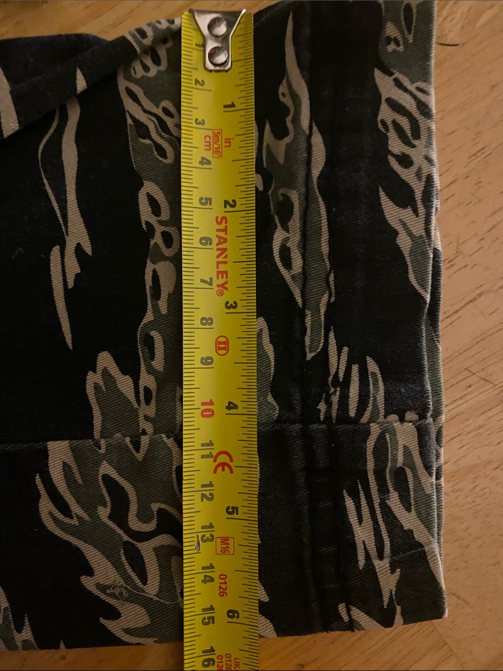 V! ECKŌ unltd camo pants size S pre-owned in good condition - Picture 12 of 13
